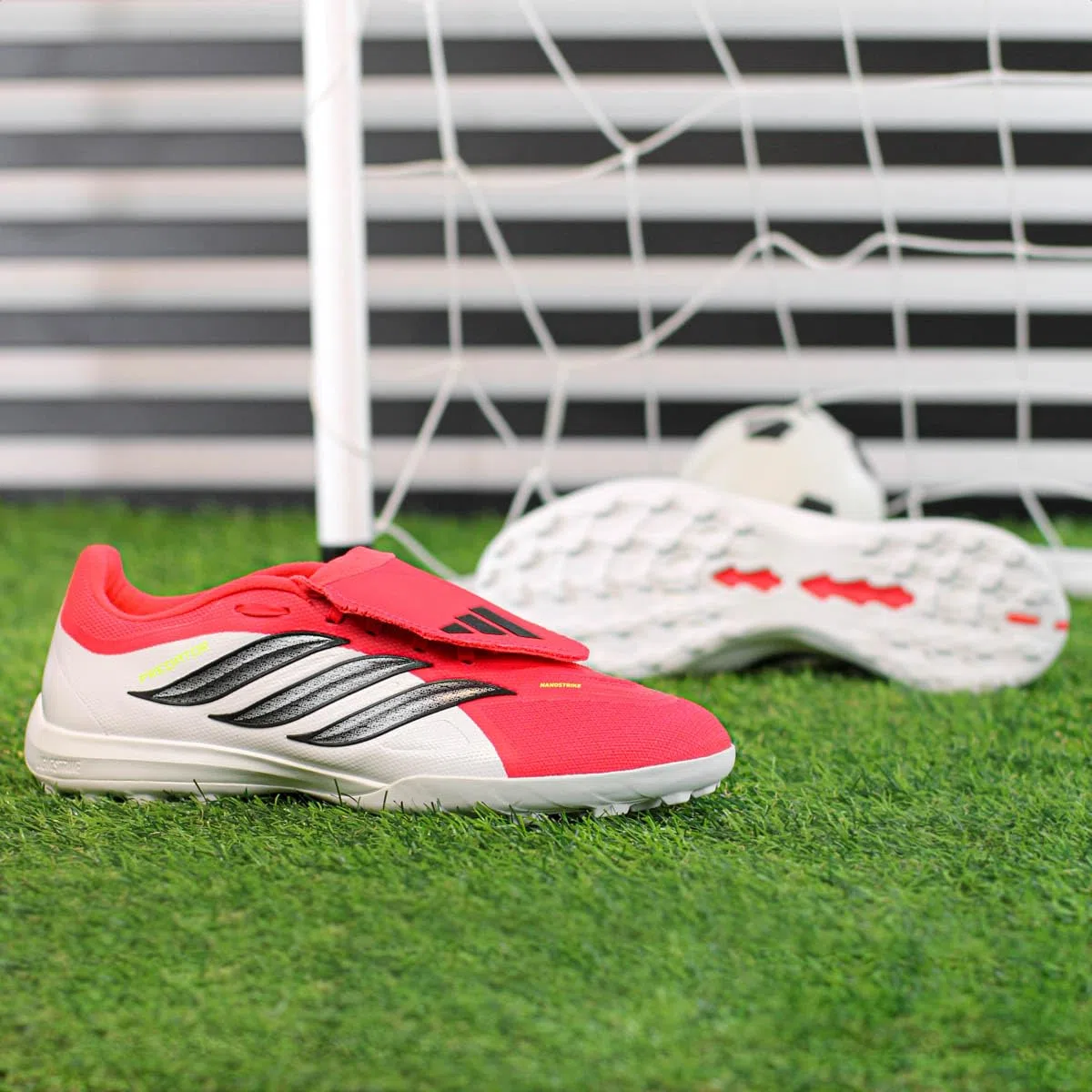 adidas Unisex Scarpe da Calcio Predator League Fold-Over Tongue Turf