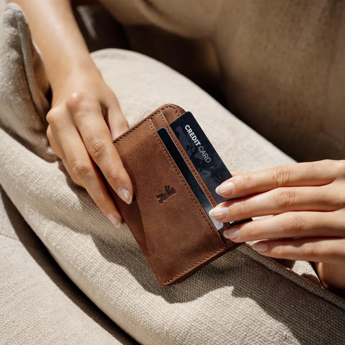 Berliner Bags Portamonete Elsa in Vera Pelle, Portafoglio Donna Compatto con Protezione RFID e Cerniera in Metallo, Scatola Regalo Inclusa – Marrone