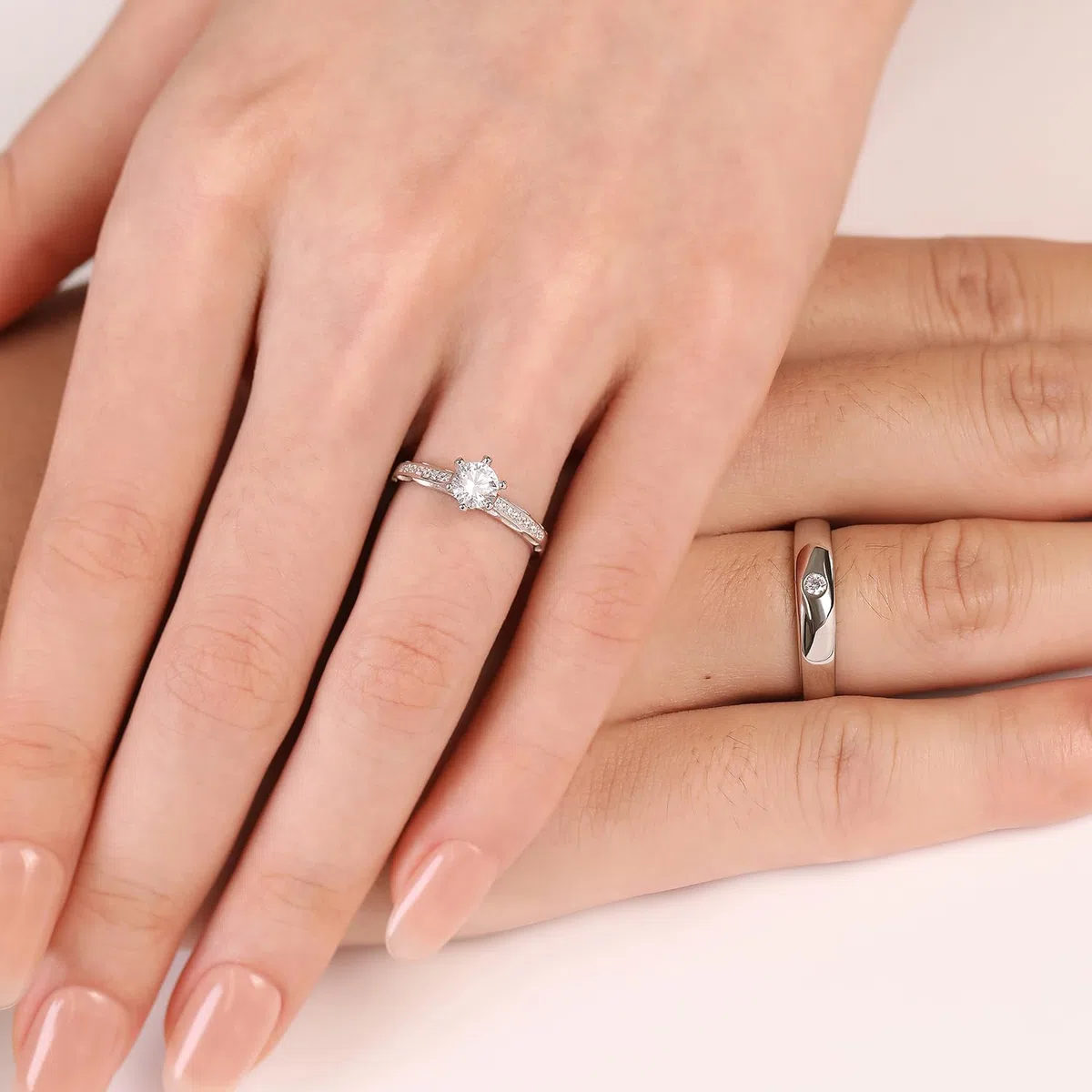 Anelli di Nozze in Argento Meissa per Donna – Anelli di Fidanzamento Regolabili con Pietra CZ da 0,44 ct, Anelli da Coppia Fatti a Mano per Anniversario di Matrimonio, 4.5mm di larghezza