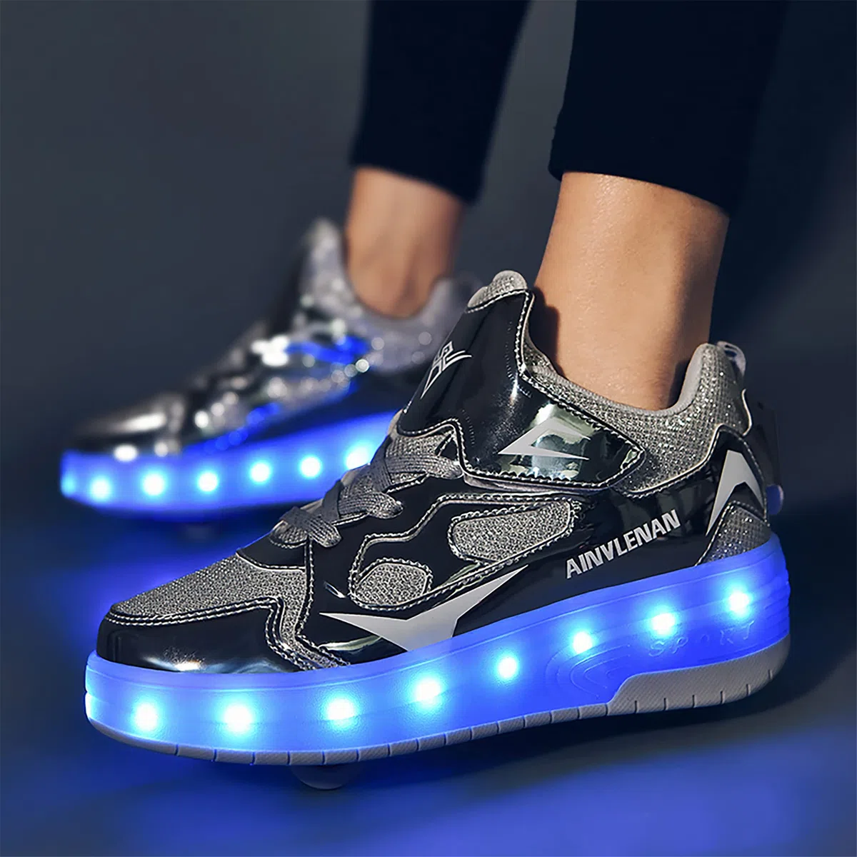 Scarpe con Rotelle LED Luce per Ragazzi e Ragazze, Scarpe con Automatiche Rotelle Retrattile, Outdoor Multisport Ginnastica Running Sneaker per Bambino