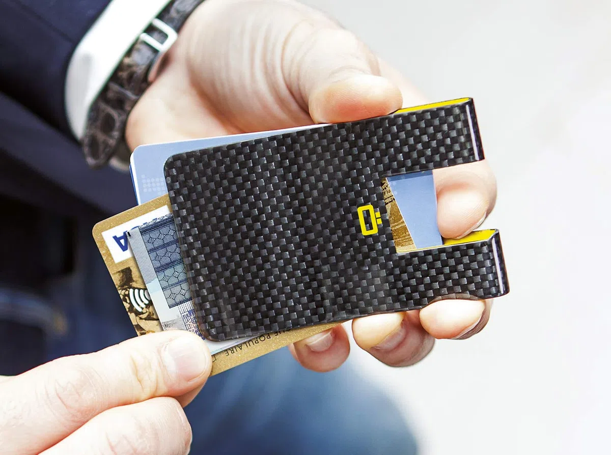 Portafoglio ultra sottile in fibra di carbonio, il portafoglio più piccolo del mondo, protezione RFID contro frodi e smagnetizzazione, clip per carte e contanti modello 3C