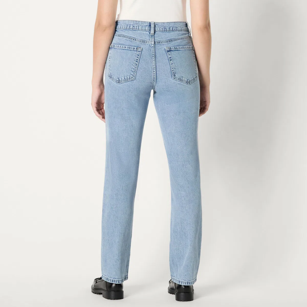 Amazon Essentials Jeans a Vita Media a Gamba Dritta Mediamente Elasticizzati Vestibilità Aderente Donna