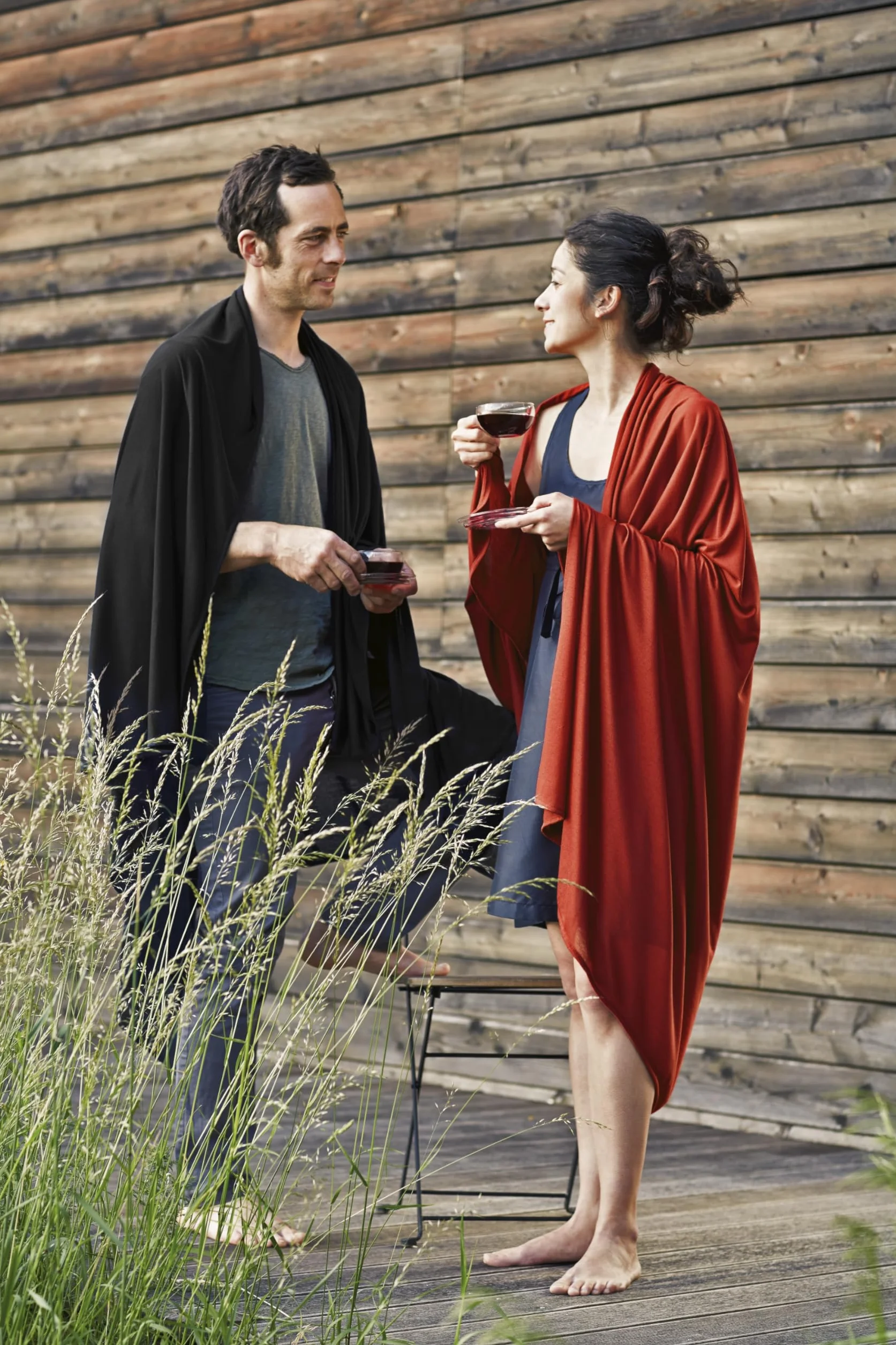 COCOON - Coperta da viaggio in lana merino/seta - accogliente, morbida, calda, leggera, regolazione della temperatura (regolare 177,8 x 139,7 cm - Nero)