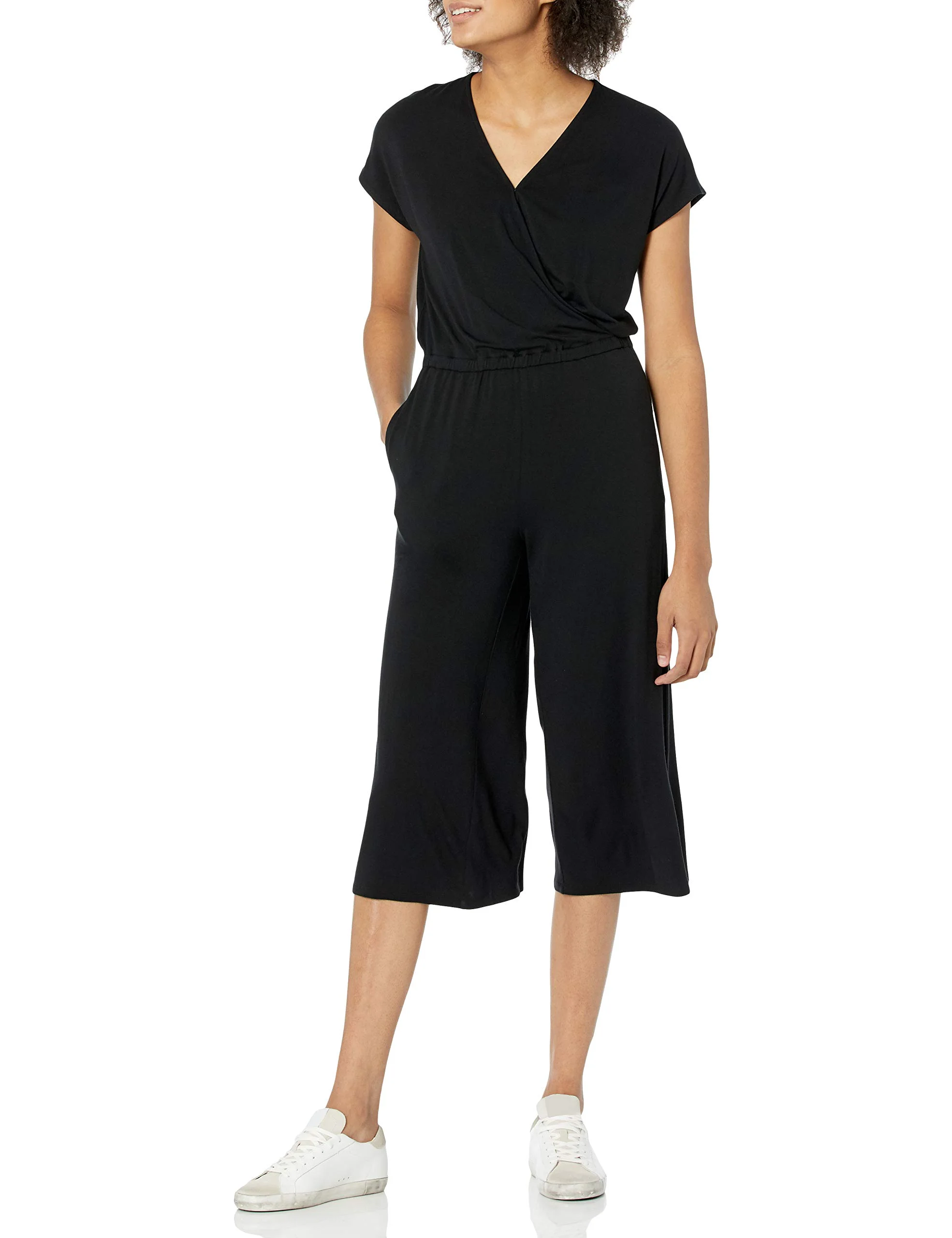 Amazon Essentials Tuta Jumpsuit con Fondo Ampio sopra La Caviglia Incrociata a Maniche Corte Donna